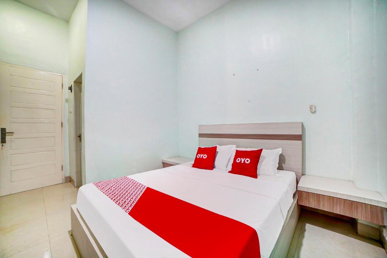 Oyo 91170 Ayahanda Hotel 2*